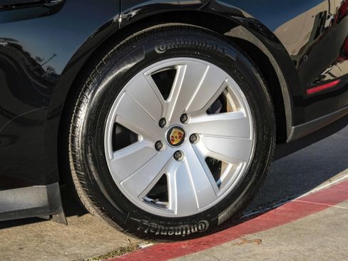 Used 2021 Porsche Taycan image 54