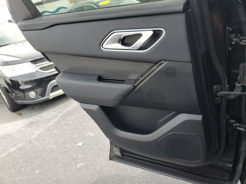 Used 2025 Land Rover Range Rover Velar Dynamic SE AWD/4WD image 15