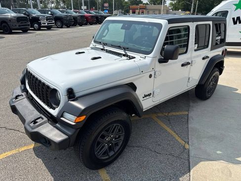 Used 2024 Jeep Wrangler Unlimited Sport AWD/4WD image 10