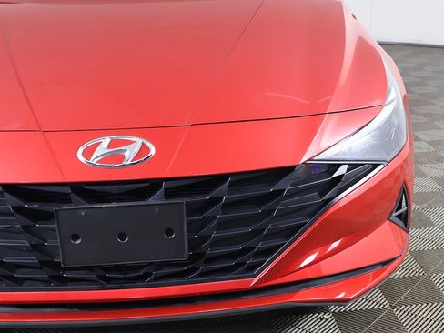 Used 2023 Hyundai Elantra SEL image 12