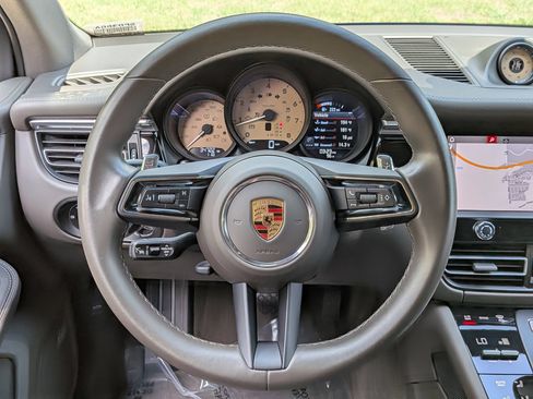 Certified 2024 Porsche Macan S AWD/4WD image 8