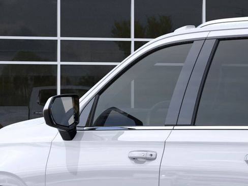 New 2026 Chevrolet Suburban LS RWD image 38