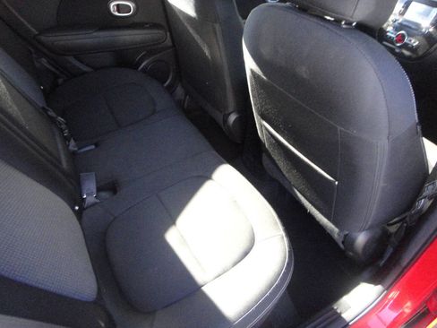 Used 2017 Kia Soul + image 12