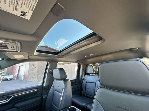 Used 2024 GMC Sierra 2500 Denali w/ Denali Reserve Package AWD/4WD image 19