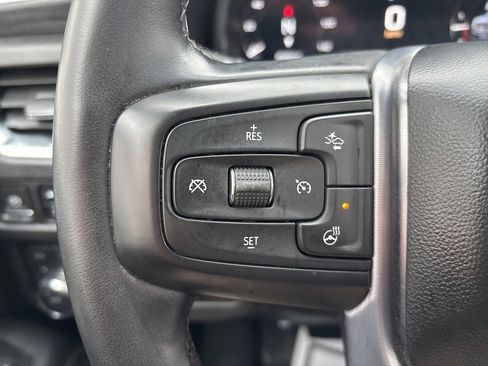 Used 2023 GMC Yukon SLT w/ SLT Premium Package image 24