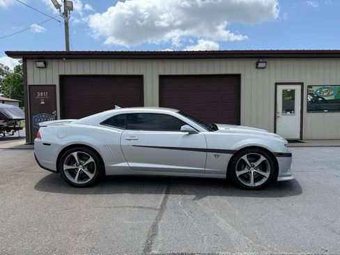 Used 2015 Chevrolet Camaro SS w/ Commemorative Special Edition RWD image 5