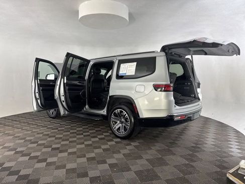 Used 2022 Jeep Wagoneer Series III w/ Convenience Group I image 20