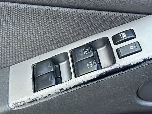 Used 2012 Nissan Pathfinder S RWD image 13