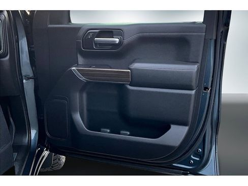 Used 2019 Chevrolet Silverado 1500 RST image 24