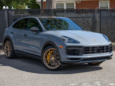 Used 2023 Porsche Cayenne Turbo GT AWD/4WD image 6