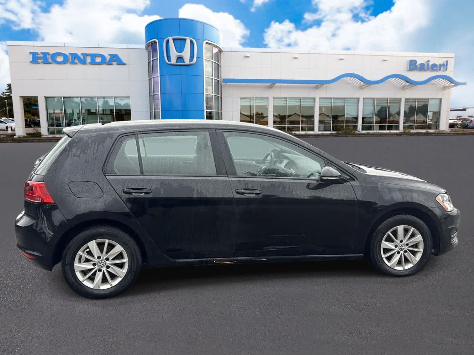 Used 2016 Volkswagen Golf S FWD image 6