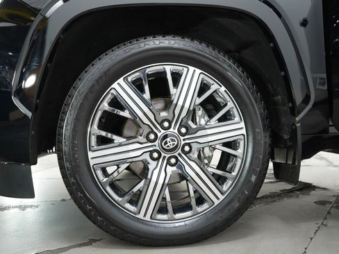 Used 2026 Toyota Sequoia Capstone AWD/4WD image 35