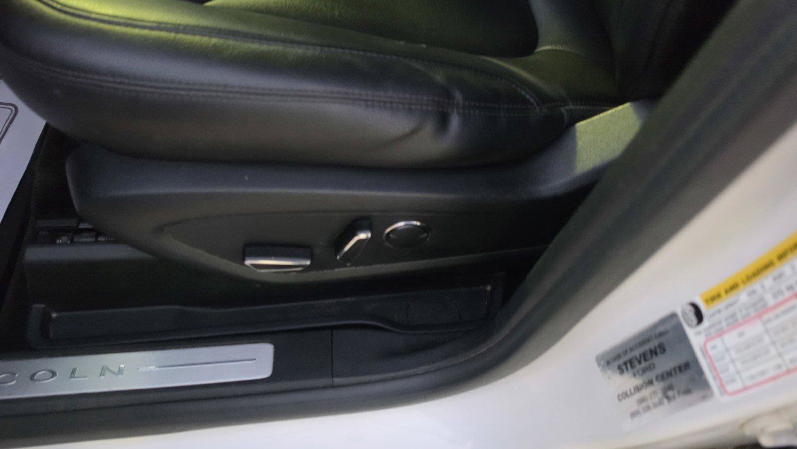 Used 2016 Lincoln MKC Premiere FWD image 13