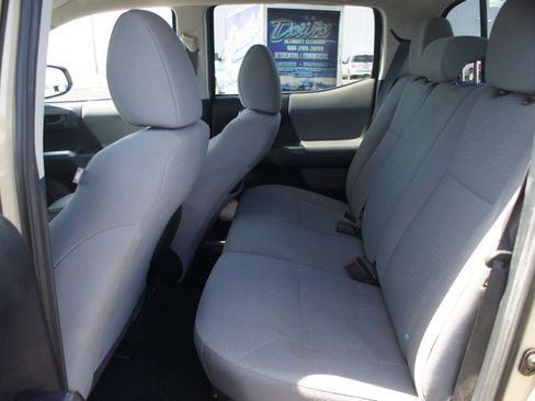 Used 2019 Toyota Tacoma SR5 RWD image 12