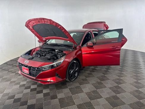 Used 2023 Hyundai Elantra SEL w/ Winter Weather Package FWD image 12