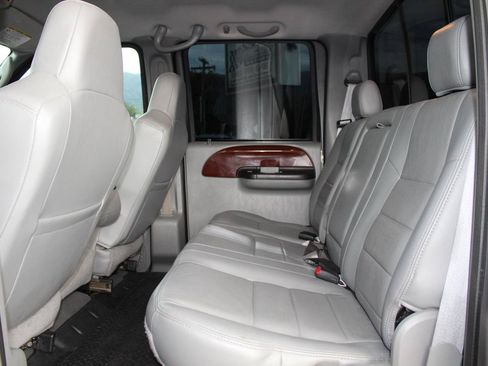 Used 2005 Ford F350 Lariat AWD/4WD image 21