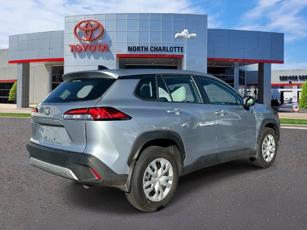 Used 2022 Toyota Corolla Cross L FWD image 7