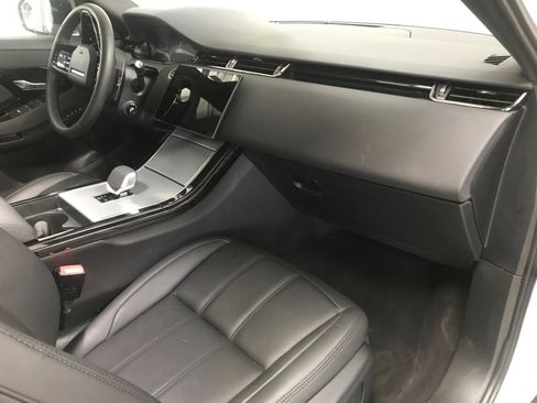 Used 2024 Land Rover Range Rover Evoque S image 11