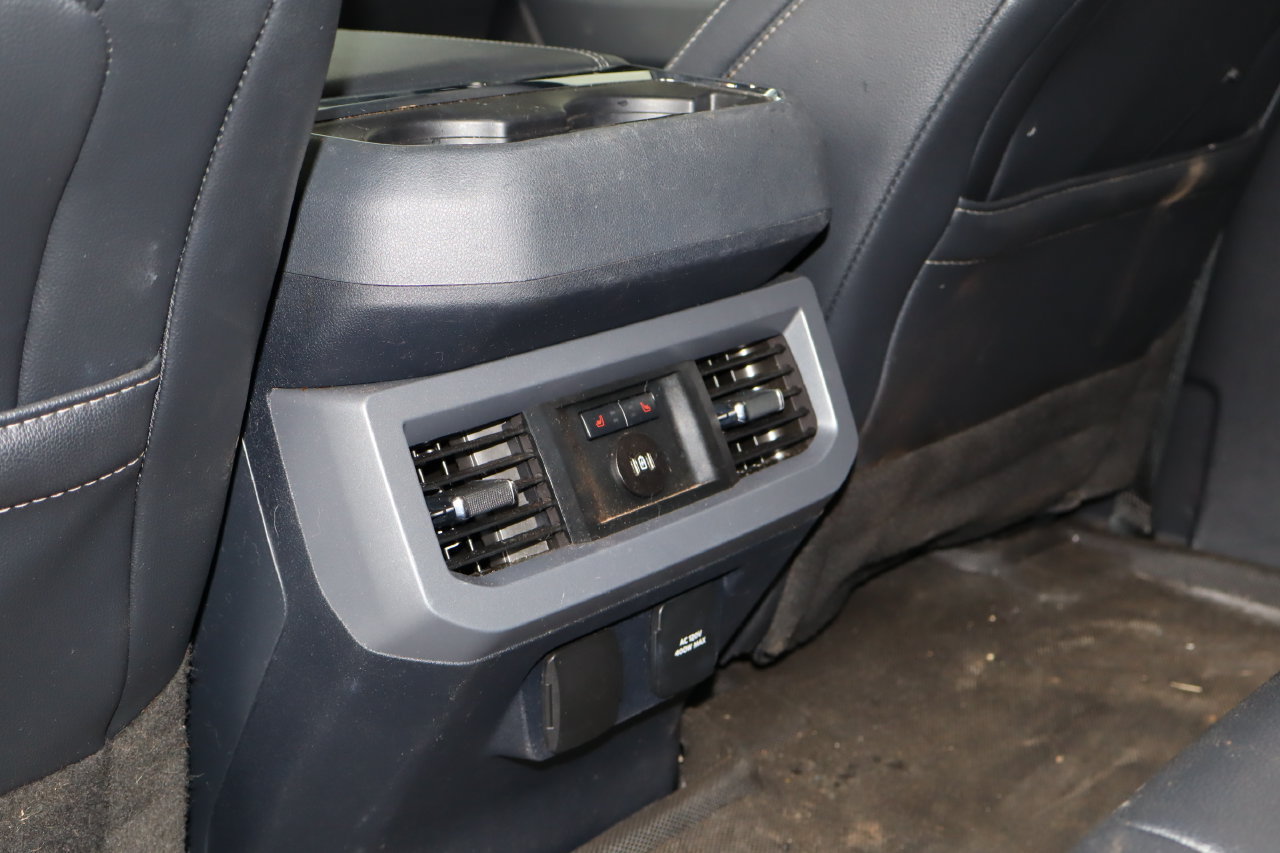 Used 2024 Ford F250 Lariat w/ Sport Appearance Package AWD/4WD image 17