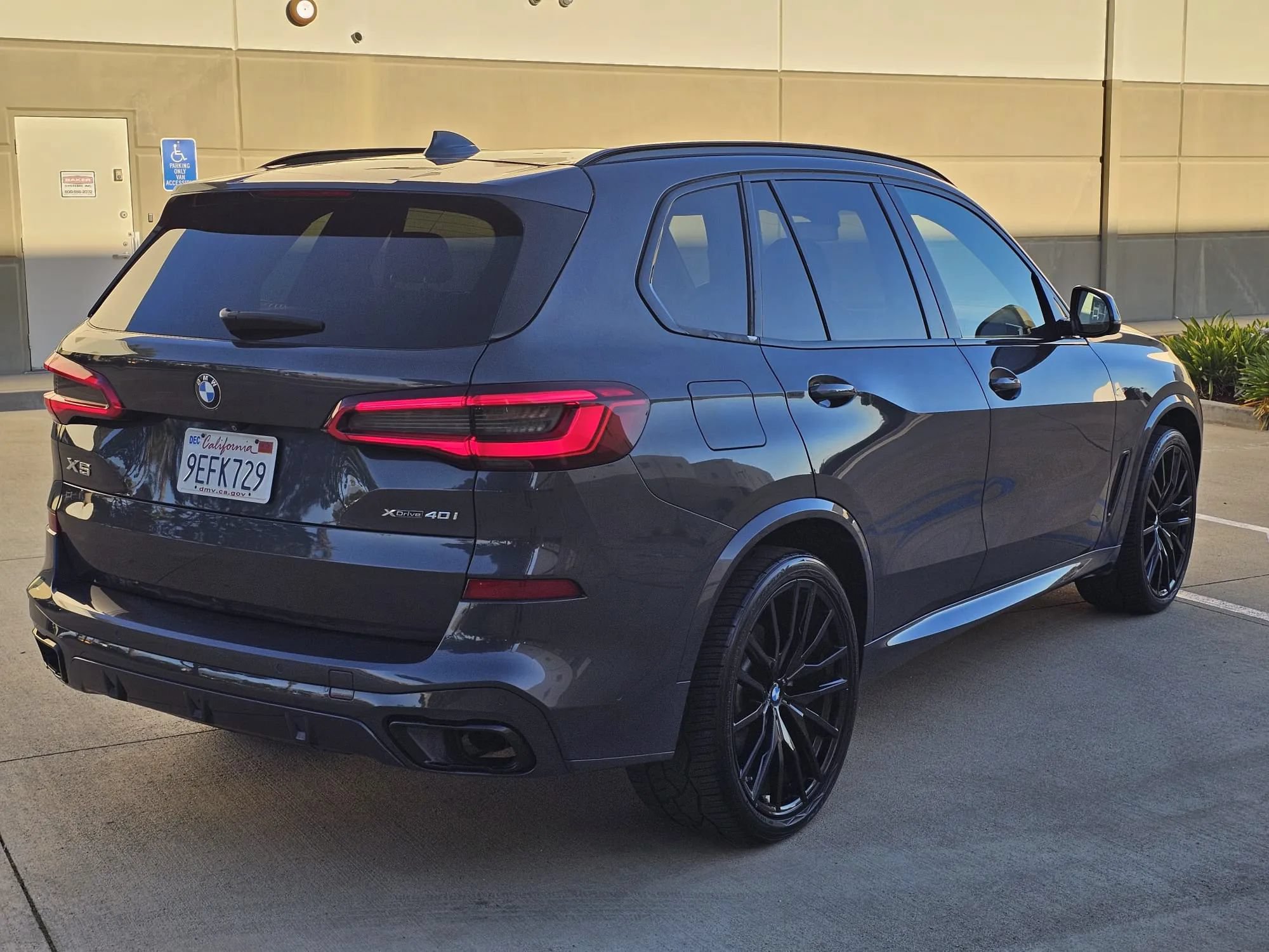 Used 2020 BMW X5 xDrive40i w/ M Sport Package AWD/4WD image 5