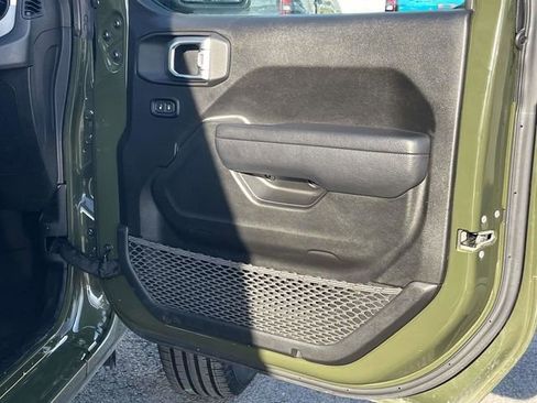 Used 2024 Jeep Wrangler Sport S image 25