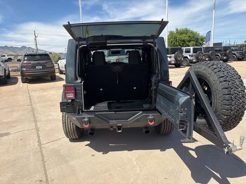 Used 2017 Jeep Wrangler Sport image 26