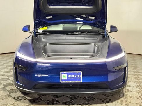 Used 2026 Tesla Model Y 2WD image 11