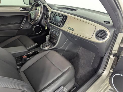 Used 2016 Volkswagen Beetle 1.8T SE image 34