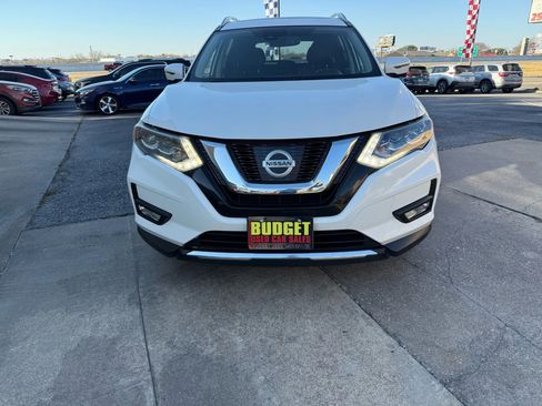 Used 2017 Nissan Rogue SL w/ SL Premium Package image 2