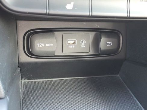 Used 2020 Hyundai Santa Fe SEL FWD image 17