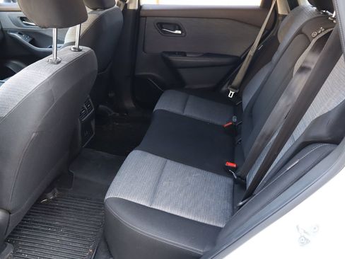 Used 2023 Nissan Rogue SV FWD image 5