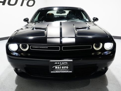 Used 2017 Dodge Challenger SXT Plus image 2