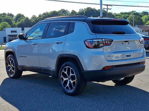 Certified 2025 Jeep Compass Limited AWD/4WD image 4