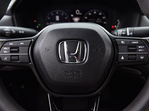 Used 2025 Honda Accord SE image 18