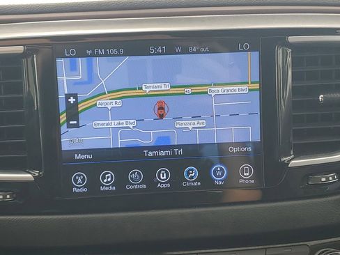 Used 2017 Chrysler Pacifica Touring-L Plus FWD image 18