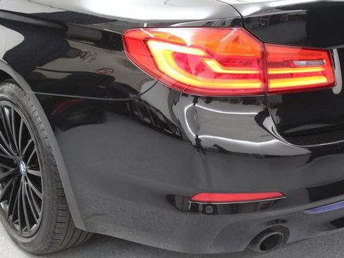 Used 2018 BMW 530e xDrive AWD/4WD image 10