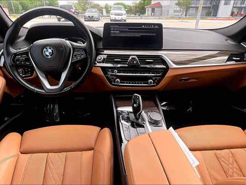 Used 2021 BMW 530e w/ Parking Assistance Package image 16