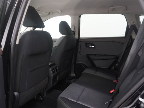 Used 2021 Nissan Rogue SV image 18