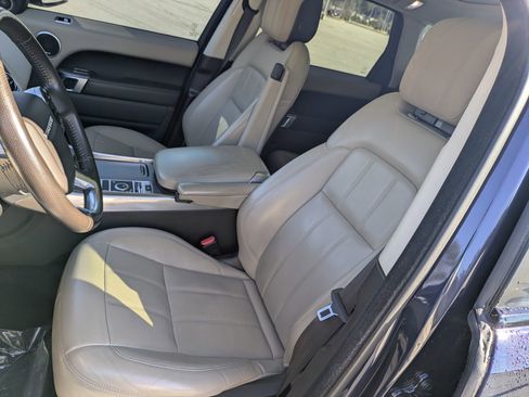 Used 2020 Land Rover Range Rover Sport HSE image 19