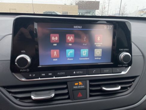 Used 2024 Nissan Altima 2.5 S image 15