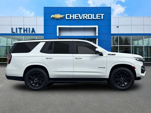 Used 2022 Chevrolet Tahoe Z71 w/ Luxury Package AWD/4WD image 8