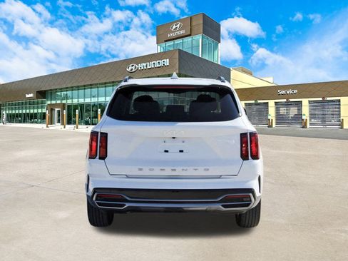 Used 2022 Kia Sorento S w/ Panoramic Sunroof Package image 7