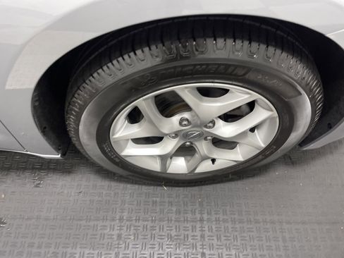 Used 2019 Chrysler Pacifica Touring Plus w/ Tire & Wheel Group image 25