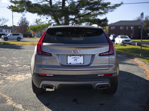 Used 2022 Cadillac XT4 Premium Luxury w/ Enhanced Visibility Package image 4