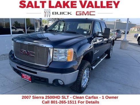 Used 2007 GMC Sierra 2500 SLT w/ EZ-Lift Tailgate Package image 2