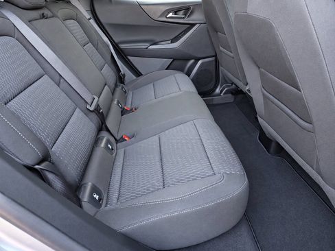 Used 2026 Chevrolet Equinox LT FWD image 38
