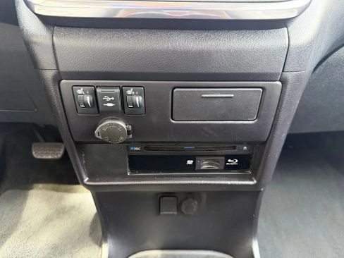 Used 2018 Toyota Sienna Limited Premium FWD image 31
