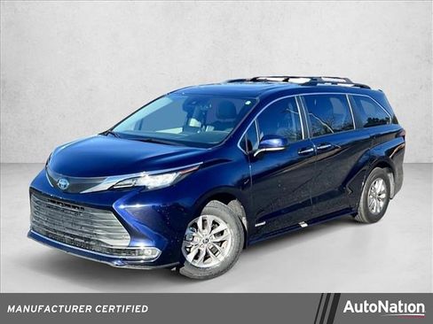 Certified 2021 Toyota Sienna XLE image 1
