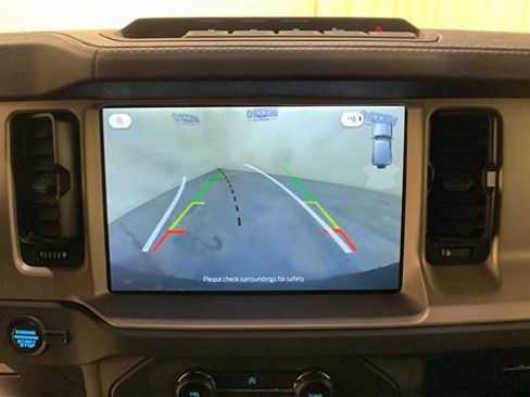 Certified 2025 Ford Bronco Outer Banks w/ Sasquatch Package image 38