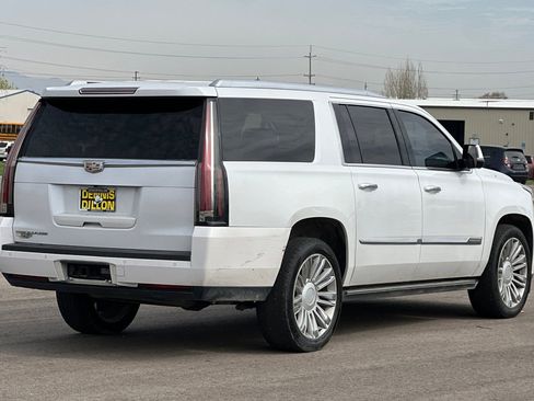 Used 2016 Cadillac Escalade ESV Platinum RWD image 4